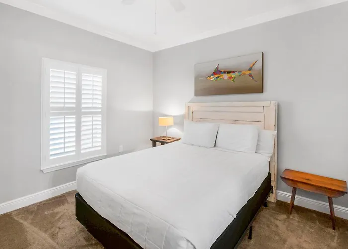 Apartment Crystal Shores 507 By Collection